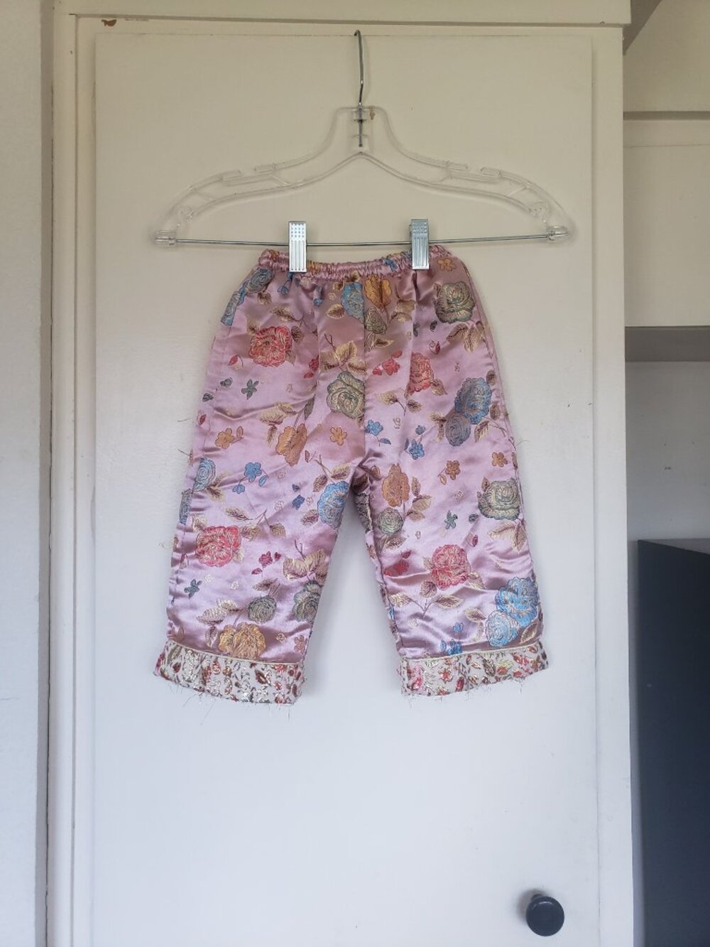 Asian Kids Pants No Size Label please look at measurements